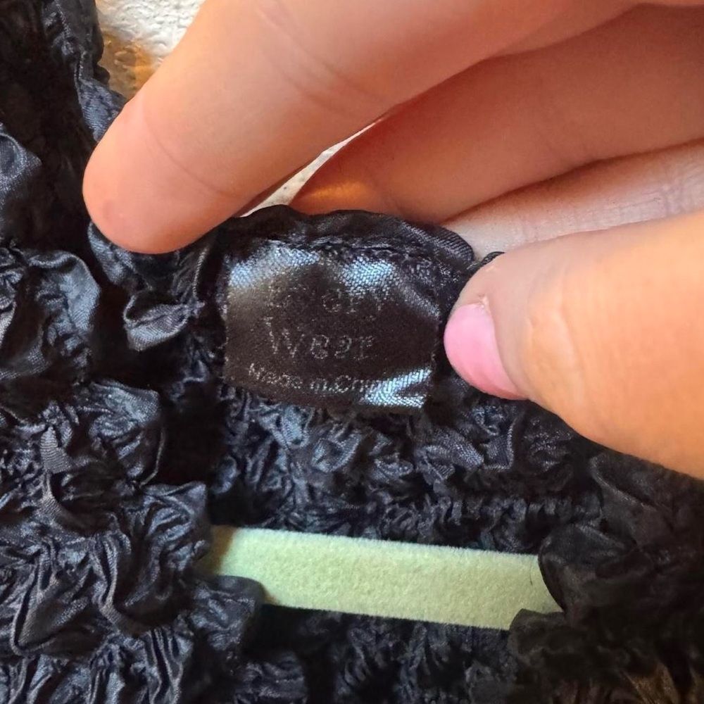 Y2K Black scrunch textured top - Picture 6 of 6